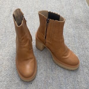 Free people James Chelsea boots!